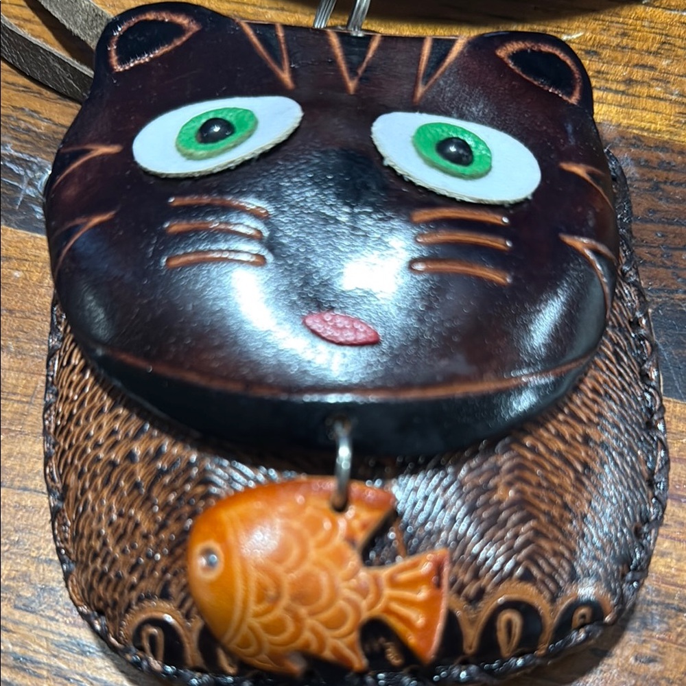 Brown Cat-Shaped Leather Coin Purse - Picture 6 of 6